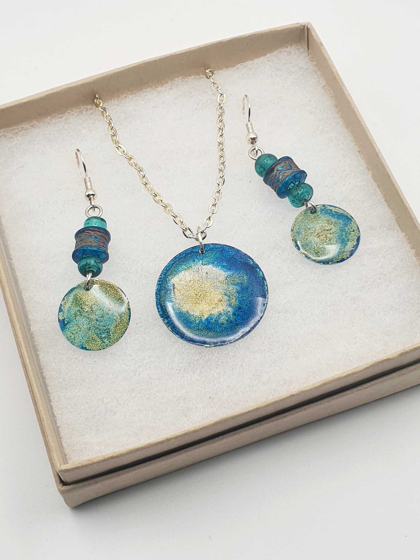 Resin jewellery set