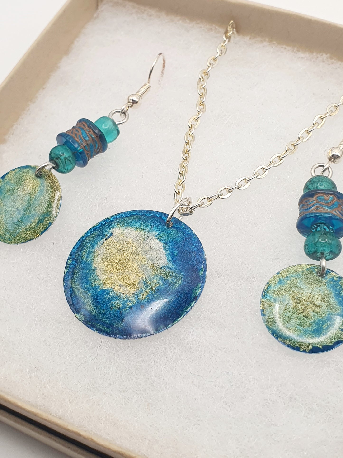 Resin jewellery set